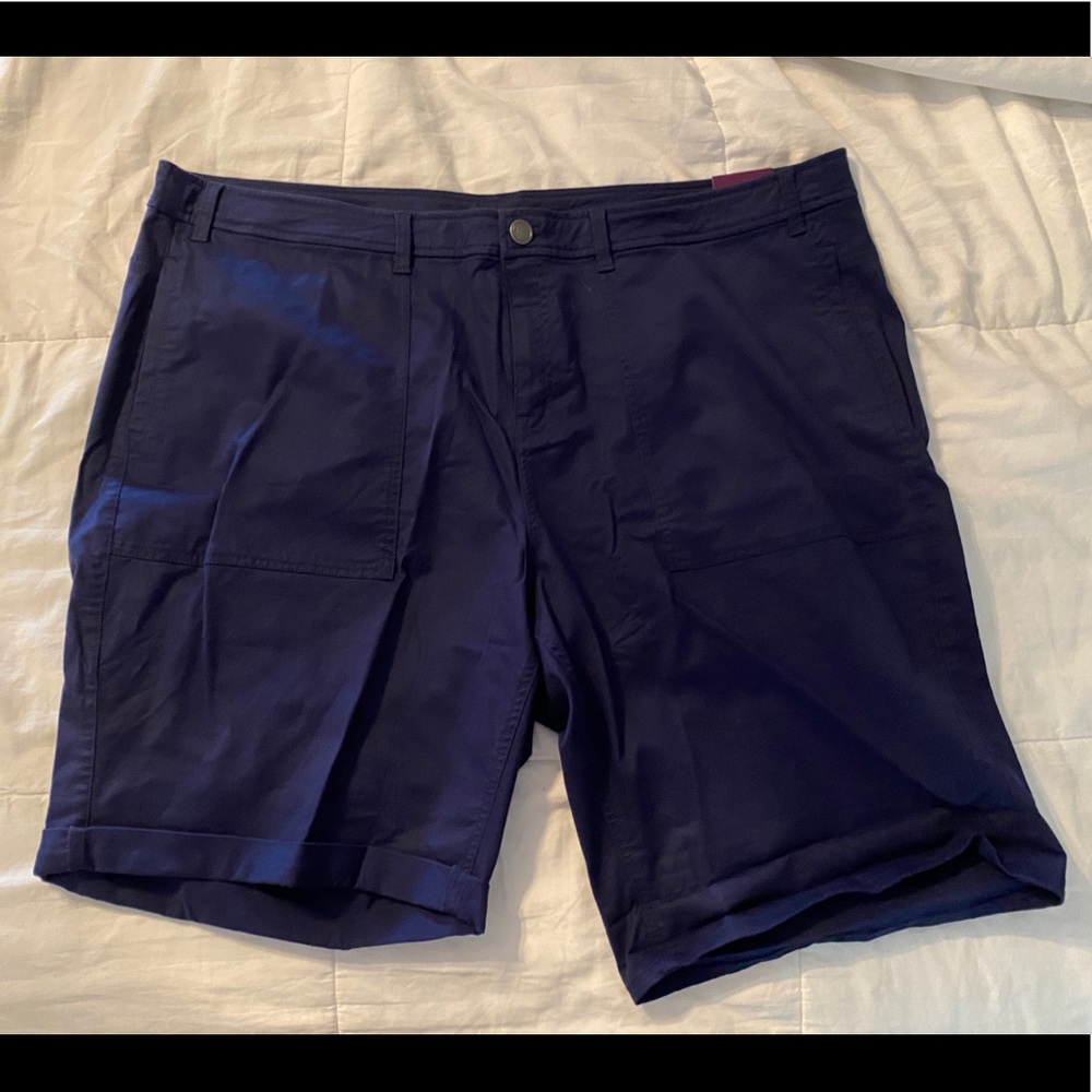 NWT lane Bryant navy Bermuda shorts 26